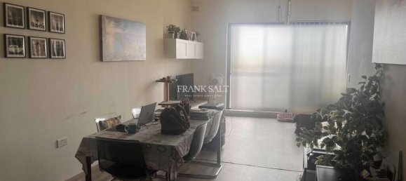 2 bedrooms Penthouse in Tarxien, Malta No. 8149 3