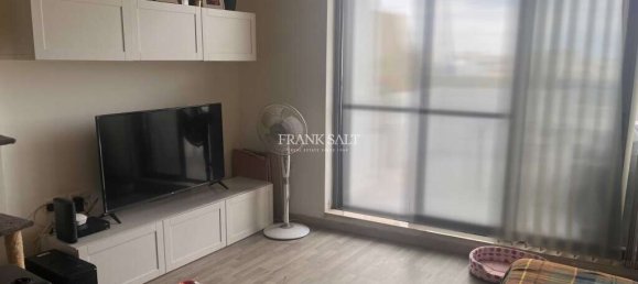 2 bedrooms Penthouse in Tarxien, Malta No. 8149 4