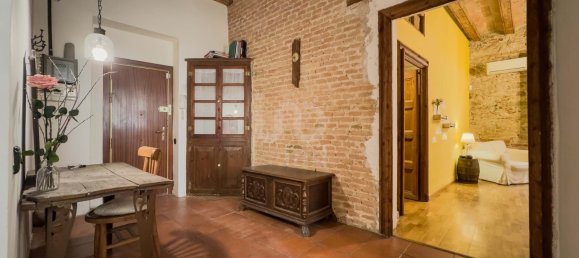 2 Schlafzimmer Wohnung in Ciutat Vella, Spain, Nr. 28047 4