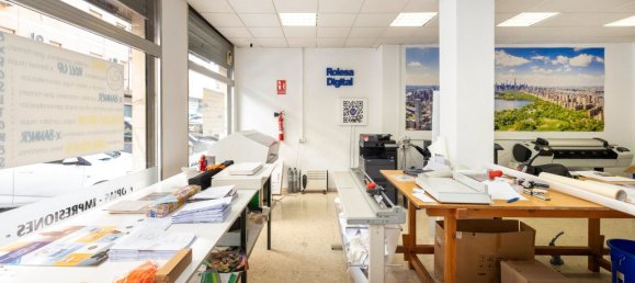 360m² Commercial property in Granada, Spain No. 24402 2