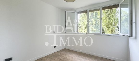 2 bedrooms Apartment in La Celle-Saint-Cloud, France No. 137969 4