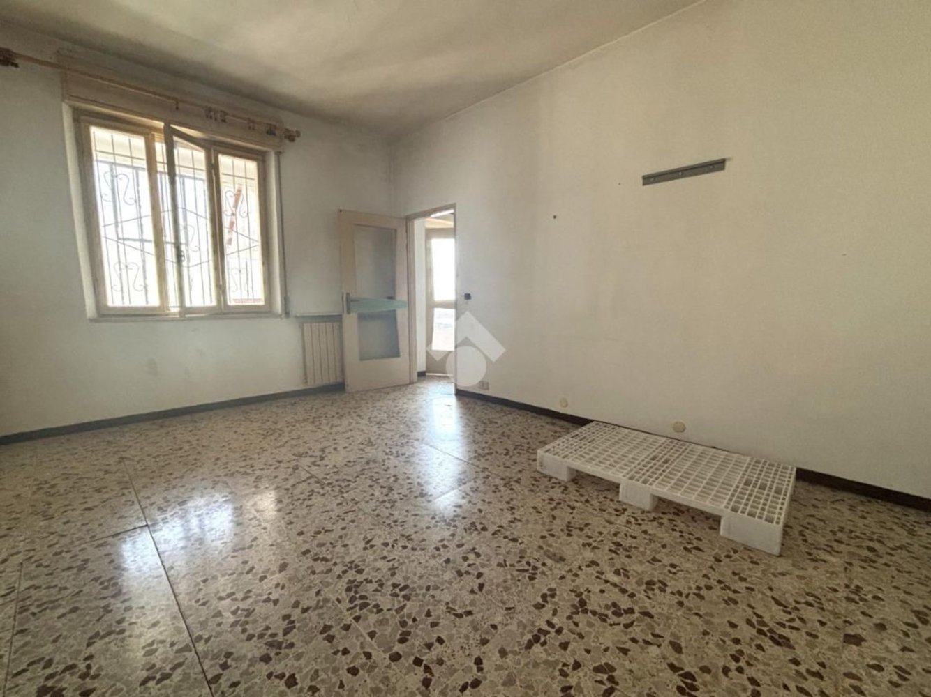 3 rooms Apartment in Carobbio degli Angeli, Italy No. 214692