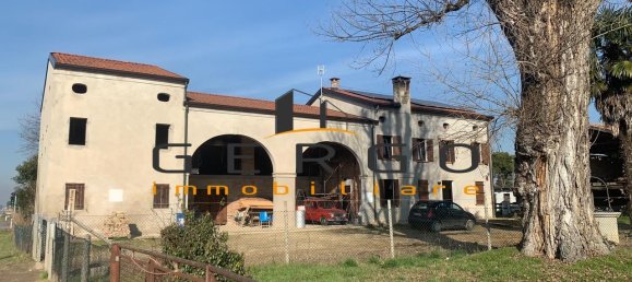 5-Zimmer Garage in Piazzola sul Brenta, Italy, Nr. 2935 8