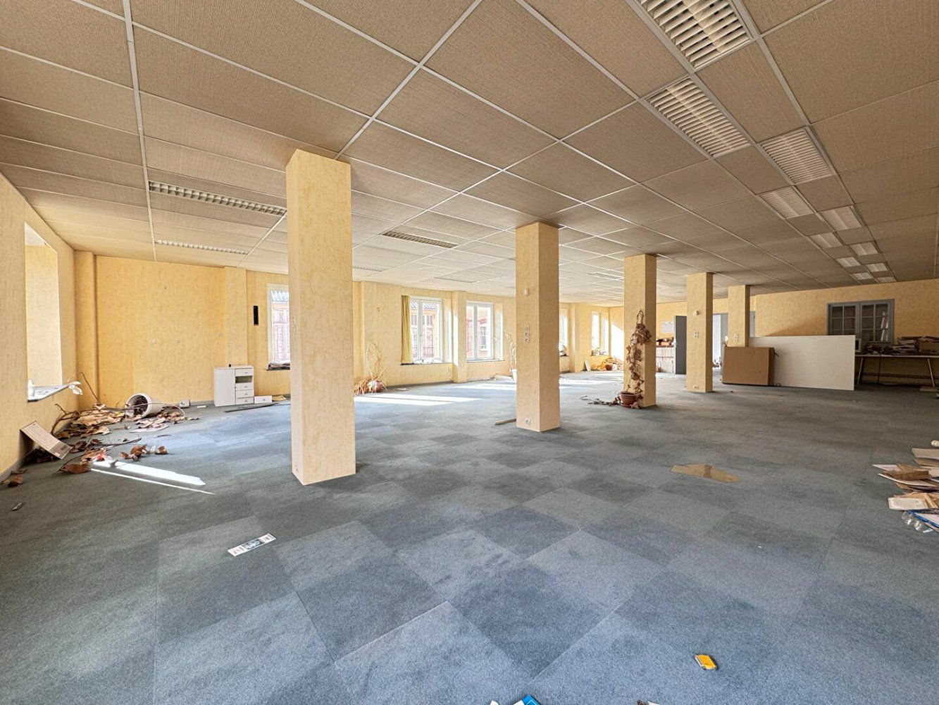 Büro in Luneville, France 201m², Nr. 58356
