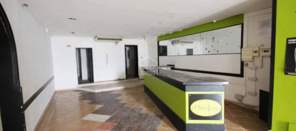 6 bedrooms Bar in Mahon, Spain No. 5210 13