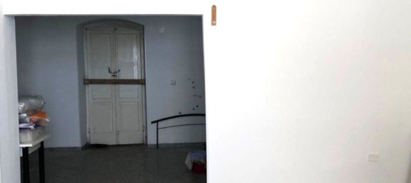 Casa de 5 habitaciónes en Turi, Italy No. 87846 3