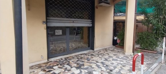 22m² Commercial property in Albissola Marina, Italy No. 213905 2