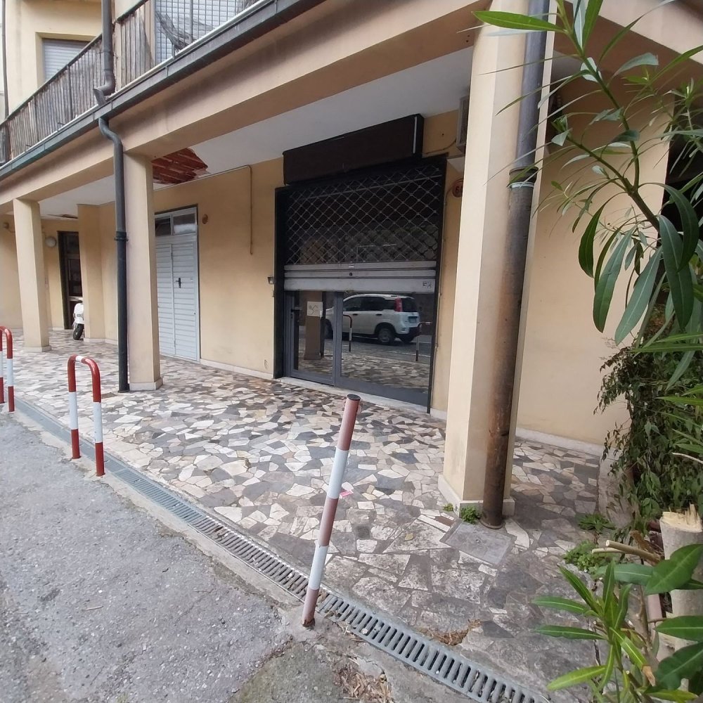 22m² Commercial property in Albissola Marina, Italy No. 213905