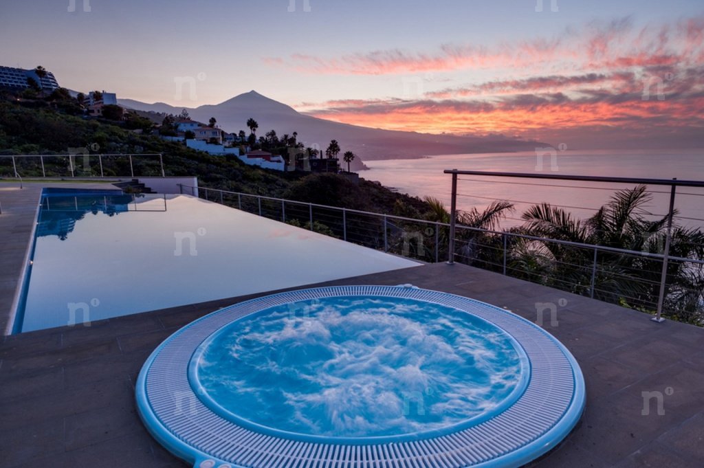 Villa de 5 dormitorios en Porís de Abona, Spain No. 13839