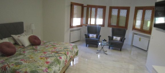 5 bedrooms Villa in Calpe, Spain No. 3721 23