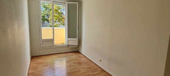 Дуплекс с 3 спальнями в Монтиньи-ле-Бретоннё, Франция № 321997 3