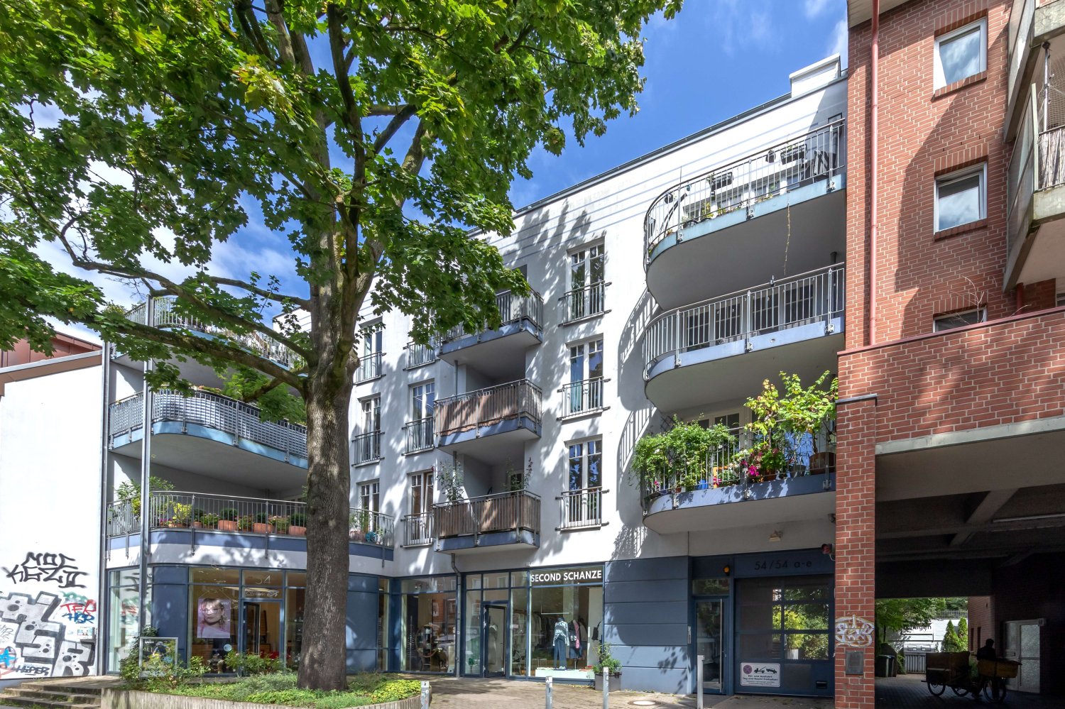 102m² Commercial property in Eimsbuttel, Germany No. 354456