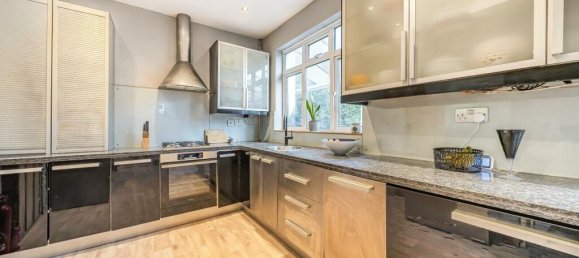 4 bedrooms House in Beckenham, United Kingdom No. 14366 17