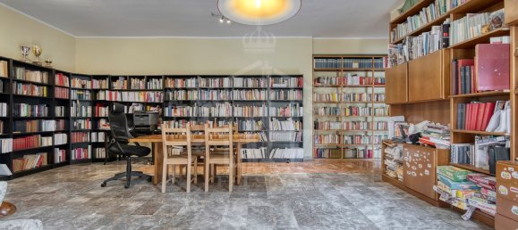 4 bedrooms Apartment in Bologna, Italy No. 330614 3