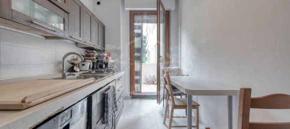 4 bedrooms Apartment in Bologna, Italy No. 330614 11