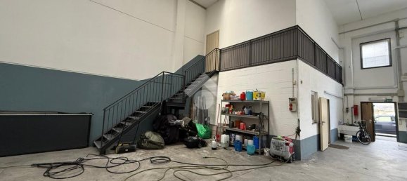  مستودع في Martinengo, Italy 250متر مربع رقم 353964 2