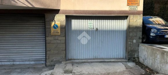 47m² Garage in Savona, Italy No. 305462 2