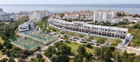 Apartamento de 2 dormitorios en Estepona, Spain No. 151562 3