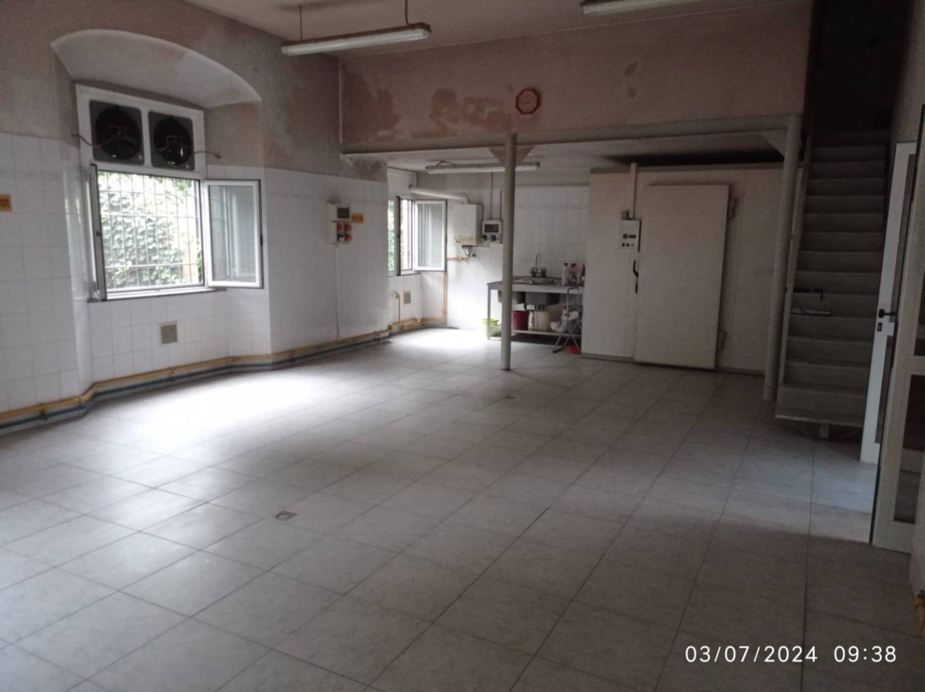 Imóvel comercial de 4 divisões em Comun Nuovo, Italy N.º 71626