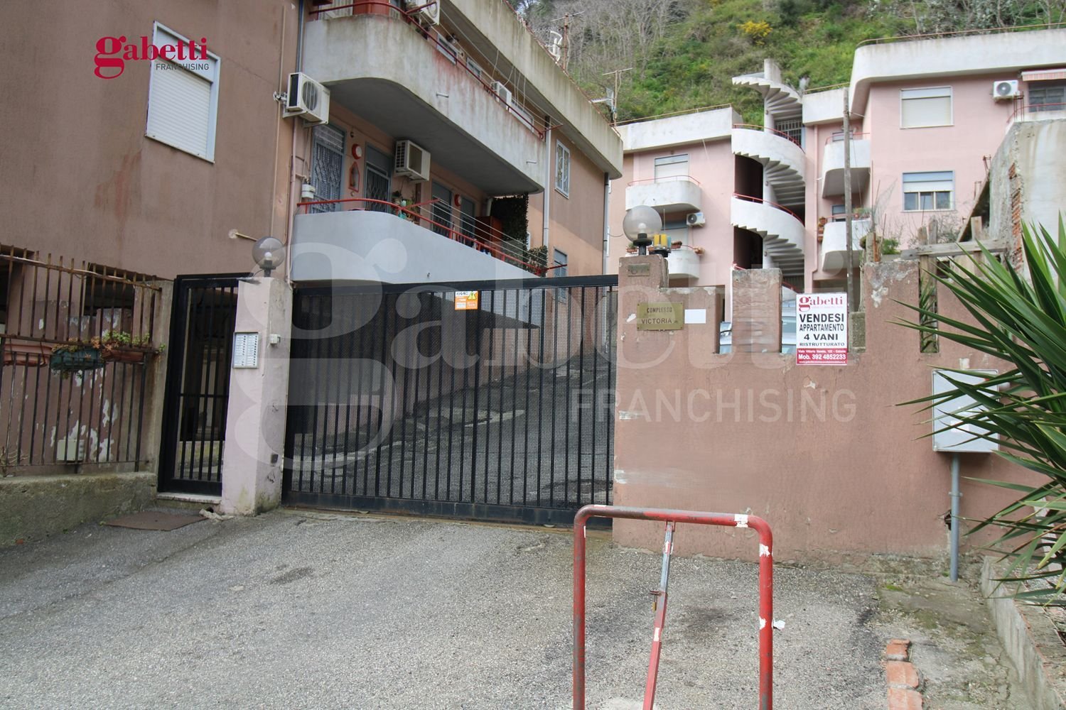 4-salle Appartement à Messina, Italy No. 47944