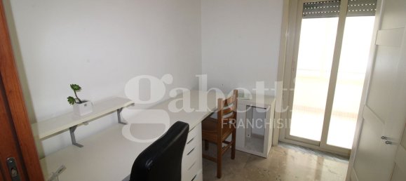 4-salle Appartement à Messina, Italy No. 47944 15