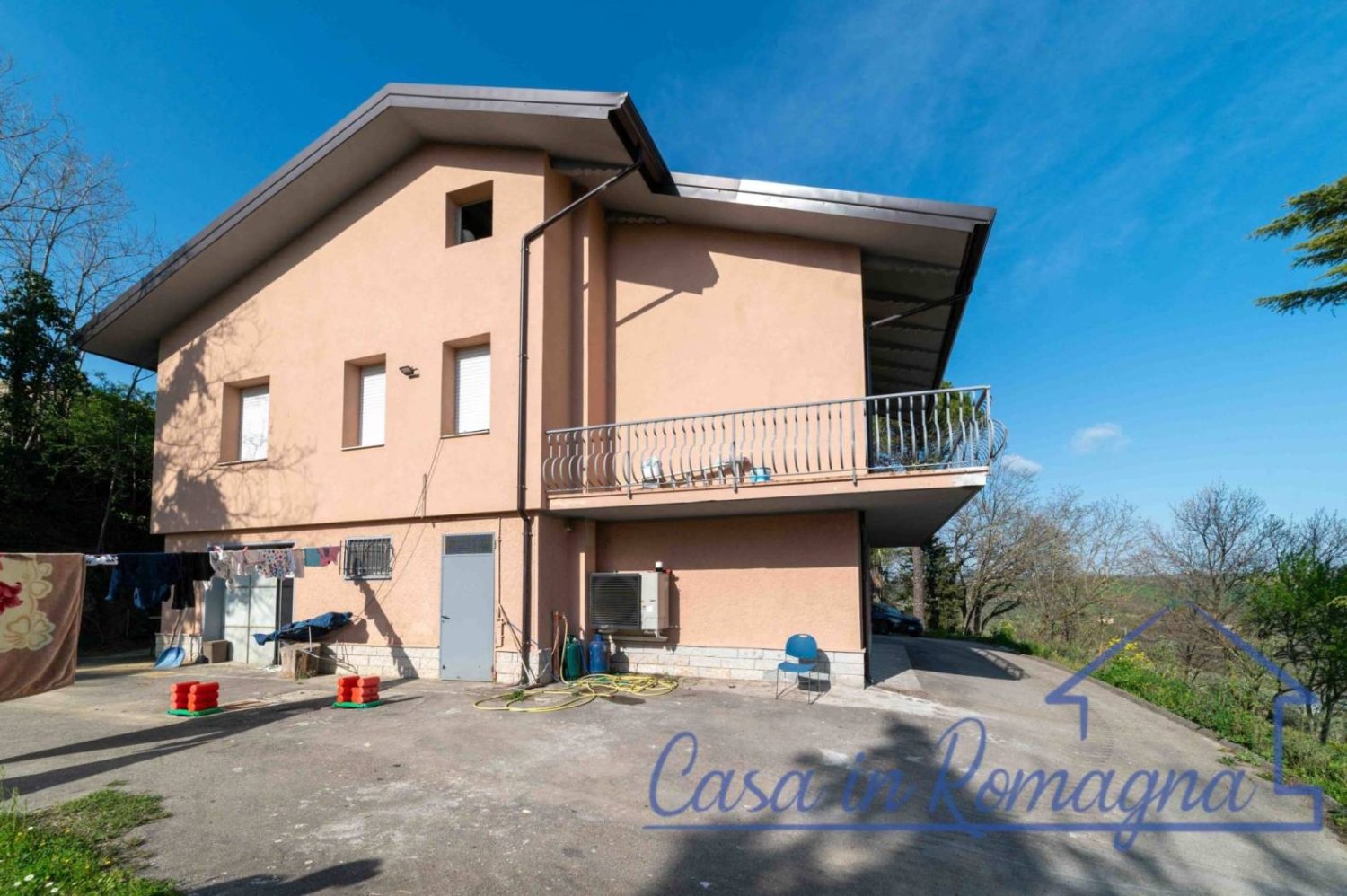 Villa de 4 dormitorios en Sogliano al Rubicone, Italy No. 266399