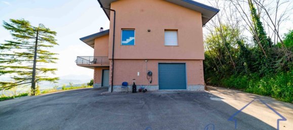 Villa de 4 dormitorios en Sogliano al Rubicone, Italy No. 266399 3