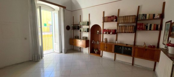 3-salle Appartement à Molfetta, Italy No. 270215 11