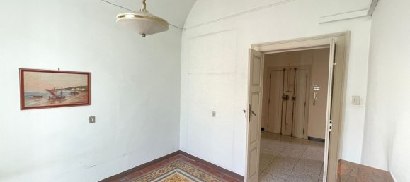 3-salle Appartement à Molfetta, Italy No. 270215 12