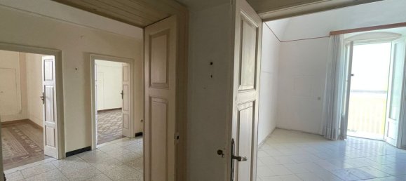 3-salle Appartement à Molfetta, Italy No. 270215 18