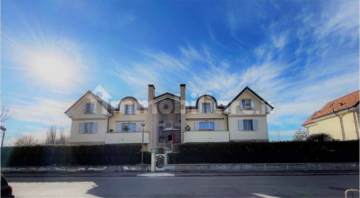 Garage à Liscate, Italy 24m² No. 183998