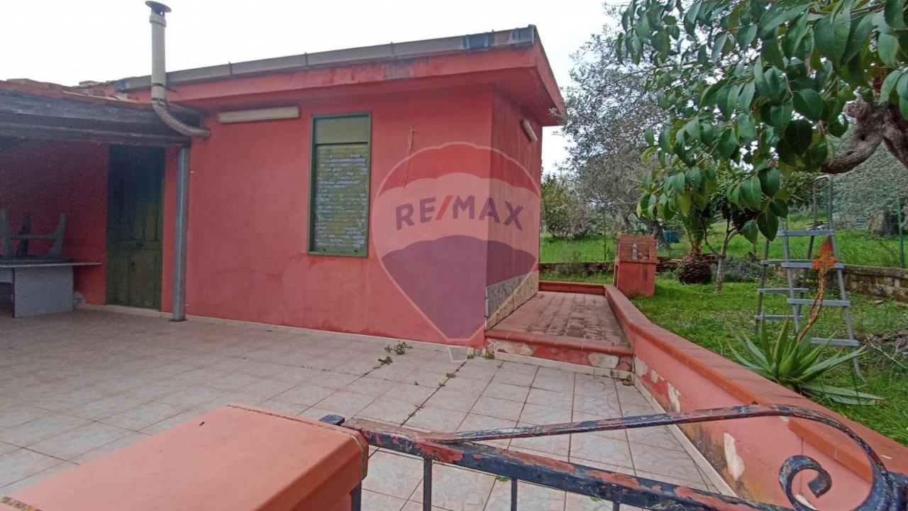 4غرفة منزل في Chiaramonte Gulfi, Italy رقم 74089