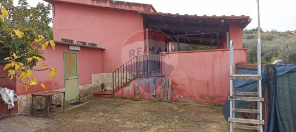 4غرفة منزل في Chiaramonte Gulfi, Italy رقم 74089 9