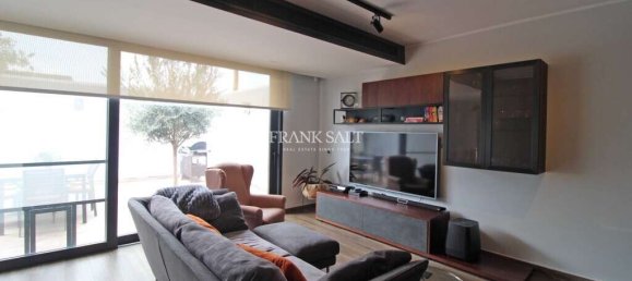 2 bedrooms House in Zabbar, Malta No. 8103 10