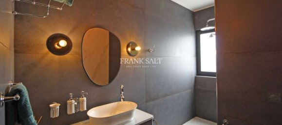 2 bedrooms House in Zabbar, Malta No. 8103 32