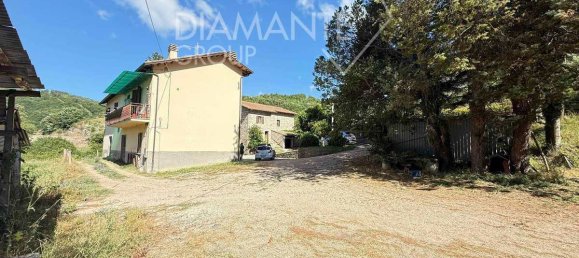 6 bedrooms House in Gubbio, Italy No. 296962 3