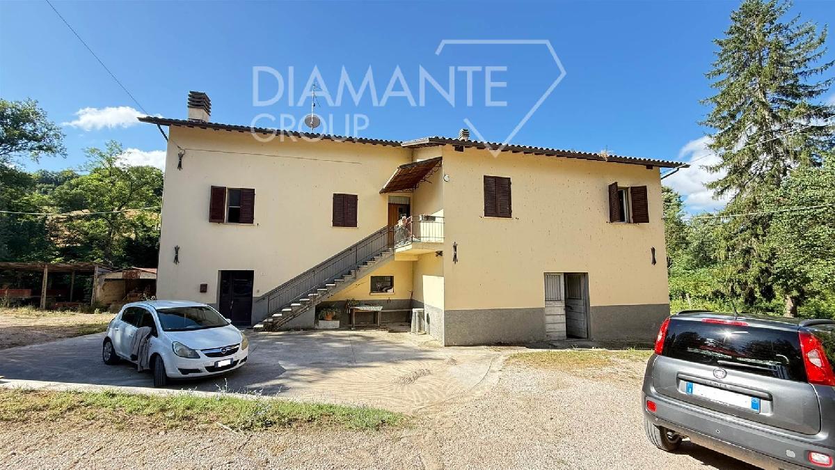 6 bedrooms House in Gubbio, Italy No. 296962