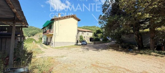 6 bedrooms House in Gubbio, Italy No. 296962 2