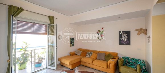 3 bedrooms Apartment in Messina, Italy No. 325641 5