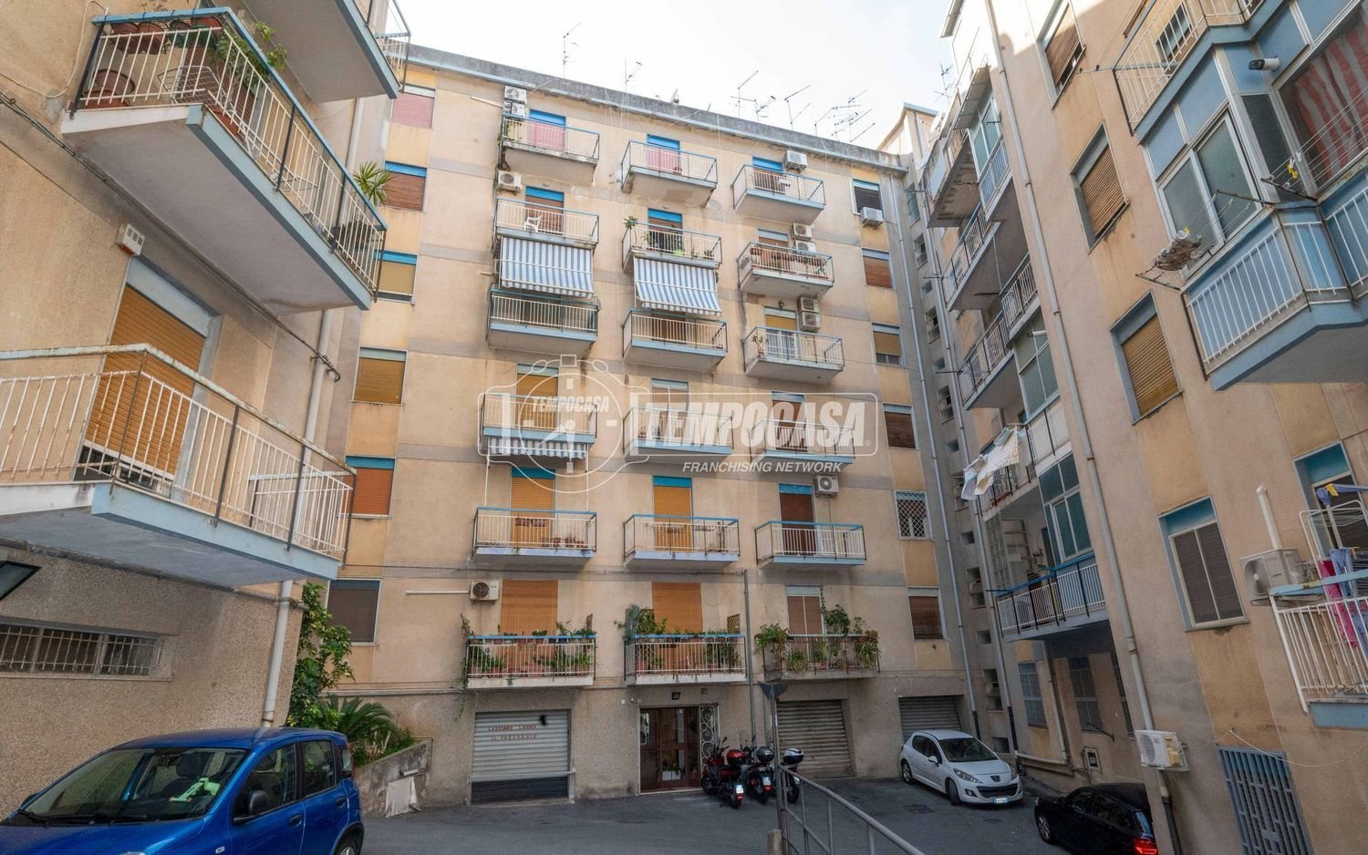 3 bedrooms Apartment in Messina, Italy No. 325641