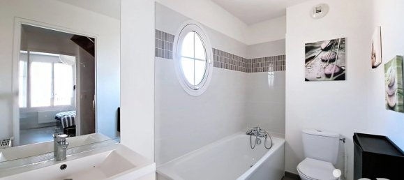 4 bedrooms House in Morangis, France No. 351824 7