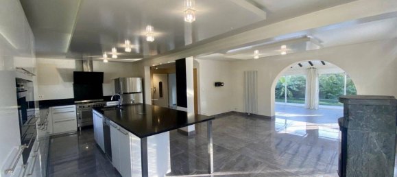 4 bedrooms House in Saint-Louis, France No. 156484 4