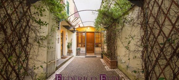 2 bedrooms Apartment in Prato, Italy No. 352978 10