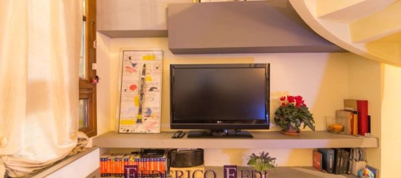 2 bedrooms Apartment in Prato, Italy No. 352978 4