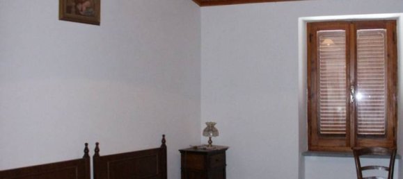 3 Schlafzimmer Haus in Visso, Italy, Nr. 78243 14