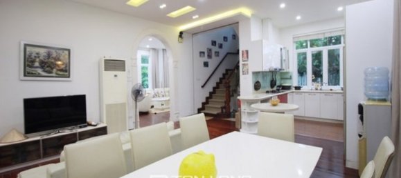 4 bedrooms Villa in Tay Ho, Vietnam No. 819 4