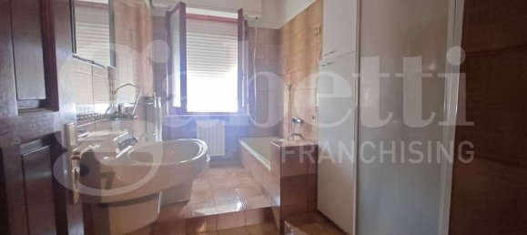 Villa de 3 dormitorios en Bastia Umbra, Italy No. 61236 10