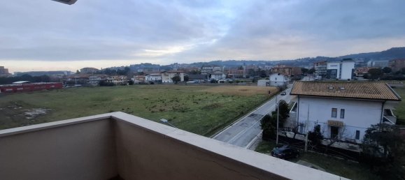 5 rooms Apartment in Pescara, Italy No. 41821 12