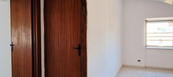 Квартира с 3 комнатами в Сермонета, Италия № 306710 9