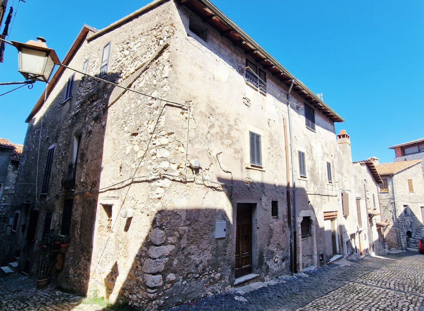 Квартира с 3 комнатами в Сермонета, Италия № 306710